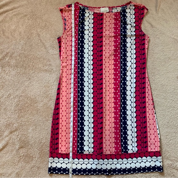 🌷3 for $15 Donna Morgan geometric print shift dress - Picture 4 of 9